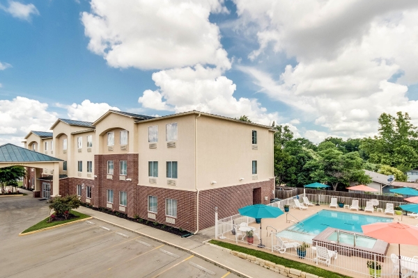 COMFORT INN AND SUITES (Fredericksburg)